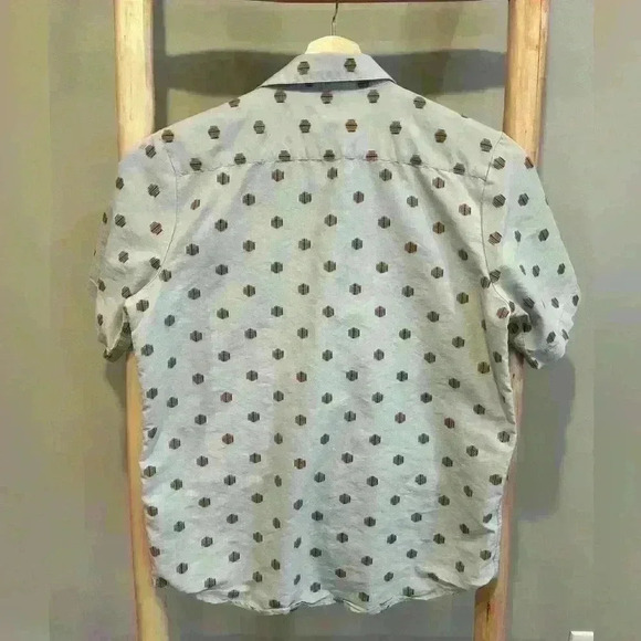 Volcom short sleeve button-up shirt with front pocket youth XL - Picture 2 of 6